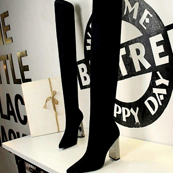 High heeled boots - Picture 3 of 5